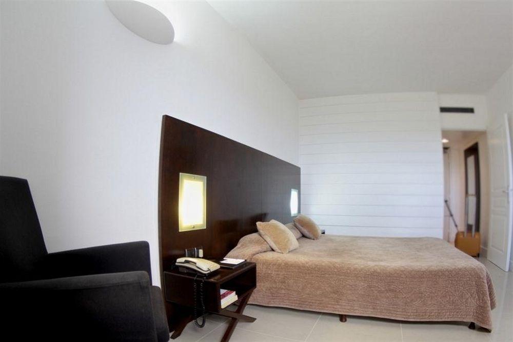 Hotel Le Saint Denis Room photo